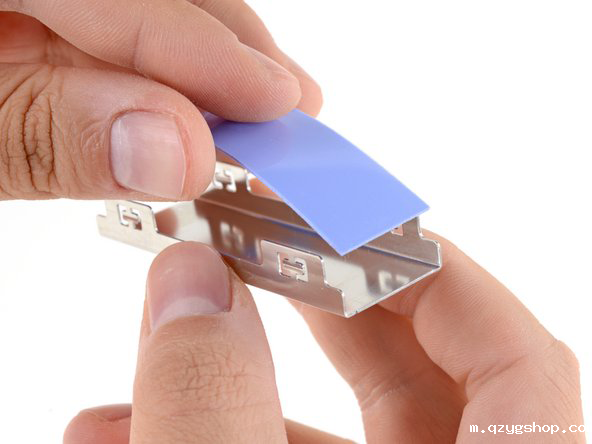 米兰app官方网站放入散热器托盘