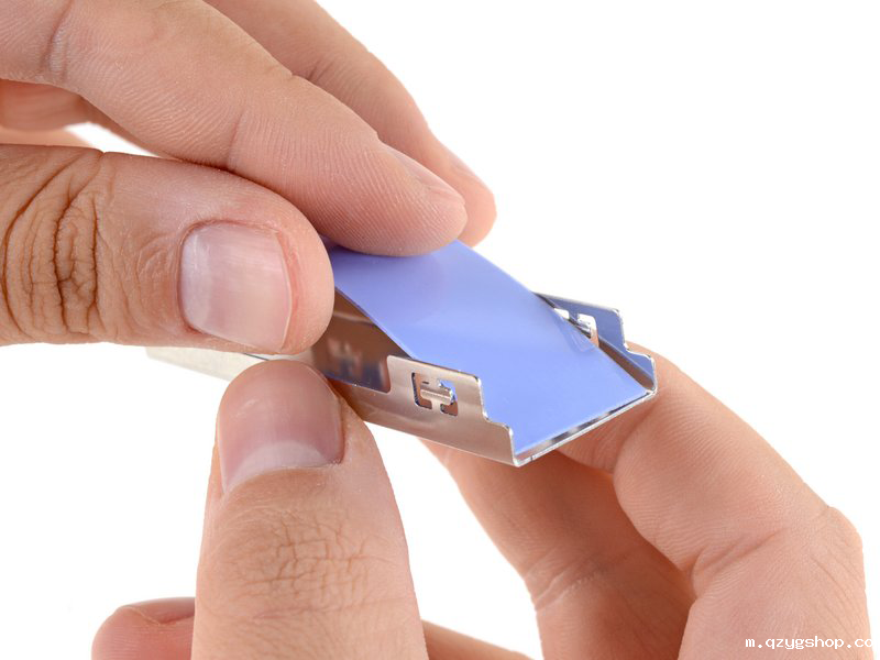 米兰app官方网站放入散热器托盘