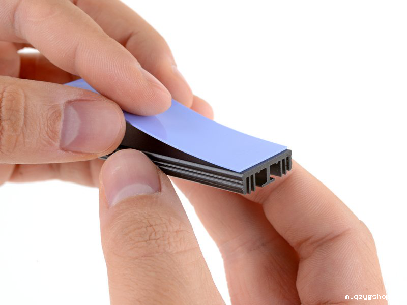 米兰app官方网站贴在散热器上