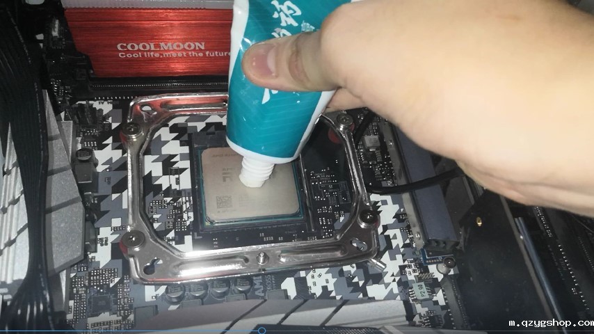 CPU导热硅脂用牙膏替代